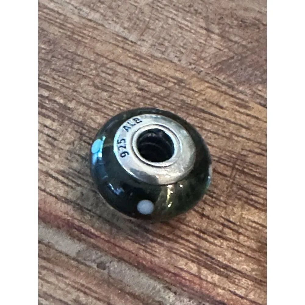 Pandora black and white Murano glass bead